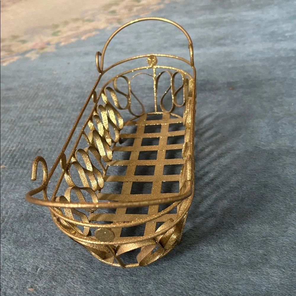 ⚫️ Vintage Mid-Century Gold Wire Bread Basket 11x3 Footed Looped Filigree Metal